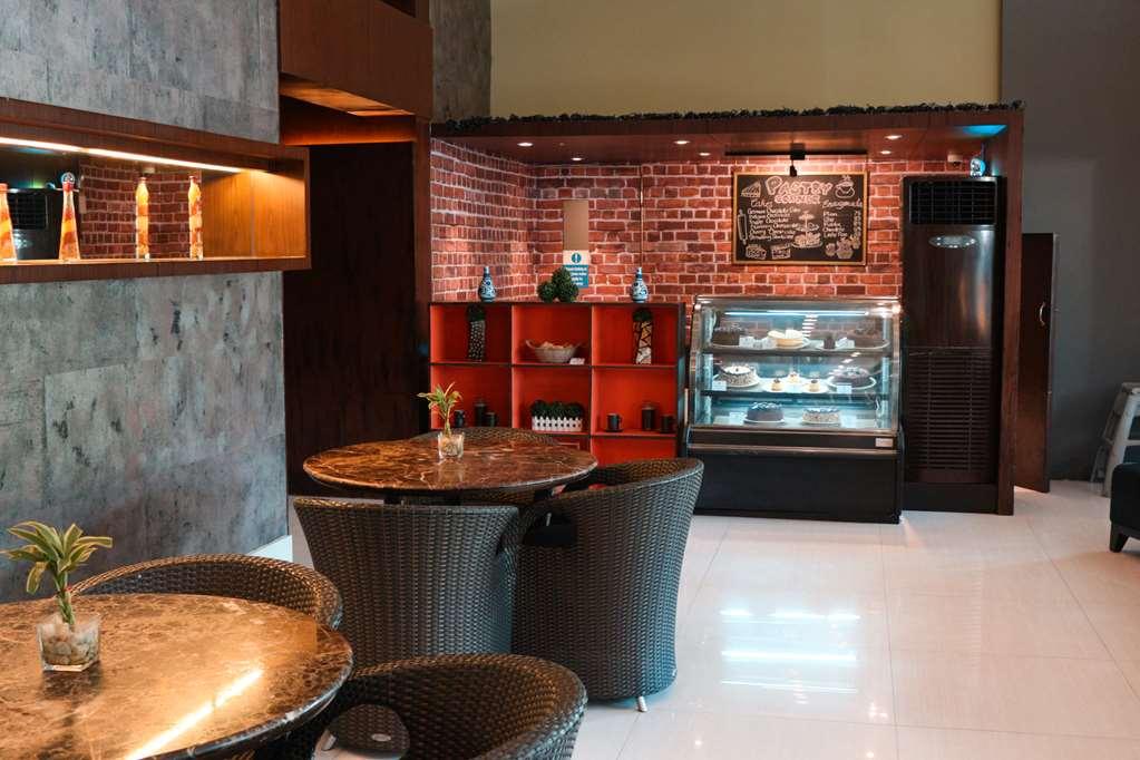 The B Hotel Alabang Muntinlupa City Restaurante foto